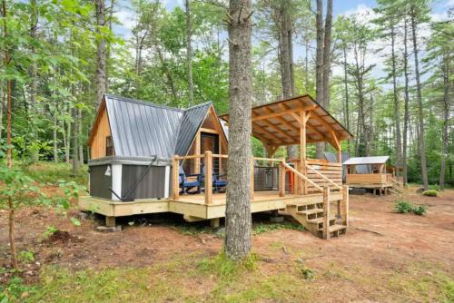 Oxford House | A-Frame Retreat with Inviting Hot Tub