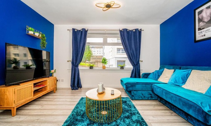 Greenock Apartment | A Gem in Greenock - Sleeps 8
