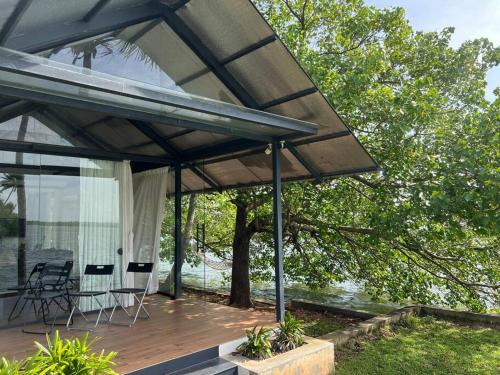 Munroe Island Villa | A Glass Haven on the tranquil Munroe Islands