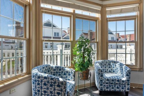 Sheboygan House | A Glorious Getaway Sheboygan - Blue Harbor Condo
