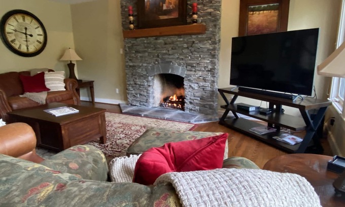 Deer Park House | A Home Away From Home! All the feel and warmth of home for family and friends.