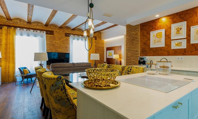 La Seu Apartment | A la luna de Valencia, 4-6 pax, 2 Bedrooms & 2 Bathrooms in downtown Valencia