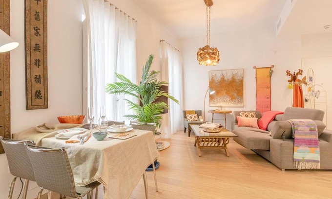 San Bernardo Apartment | A los Jardines del Alcázar