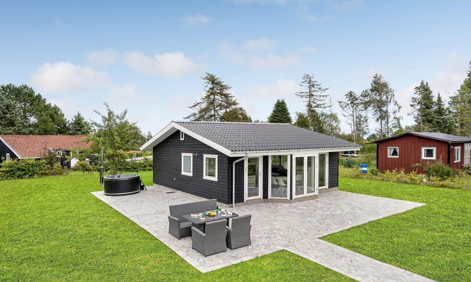 Bog By House | A modern and bright vacation home welcomes you to Bogø.