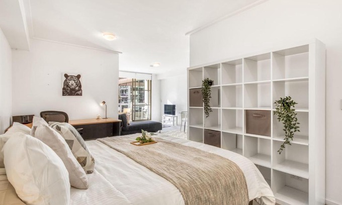 Sydney Central Business District Apartment | A Modern & Spacious Studio Next to Darling Harbour