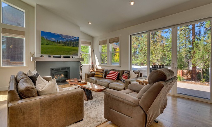 Lower Kingsbury House | A Modern Tahoe 3 Bedroom, 3.5 Bath (SL110), Hot Tub, BBQ, Close to Downtown