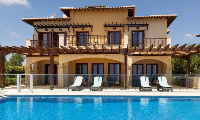 Aphrodite Hills Villa | A Paradise of Luxury and Endless Sea Views