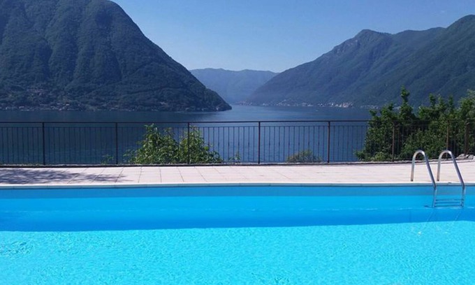 Colonno Apartment | A perfect Private 3 bed 2 bath apartment with AMAZING view over the Lake & POOL