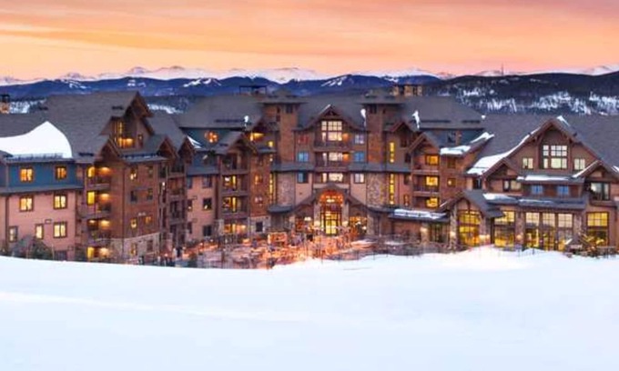 Breckenridge Resort | A perfect ski vacation in February. Ski-in Ski-out with all the amenities!