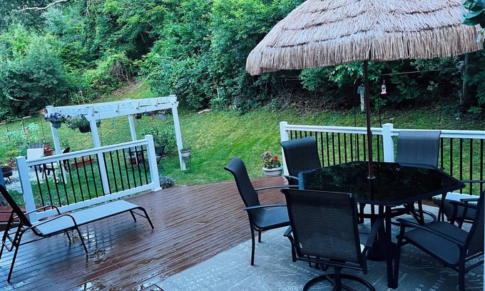 Manomet House | A place Near Historic Plymouth & Cape Code