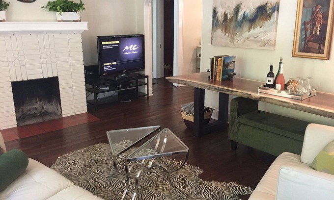 Jefferson Park House | A PLACE TO GO - Whole House - Airport Close