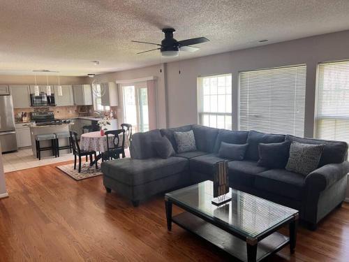Fuquay-Varina House | A spacious and warm house