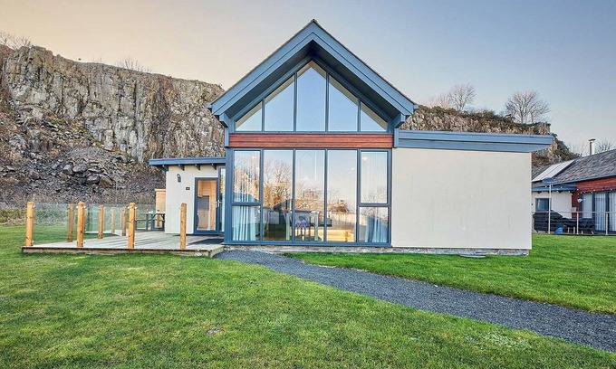 Bamburgh Cottage | A stunning luxury lodge resting 1 mile from Bamburgh and the coast.