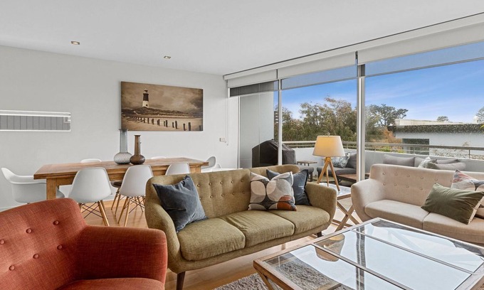 Lorne Apartment | A Touch Of Class - Forget The Car!