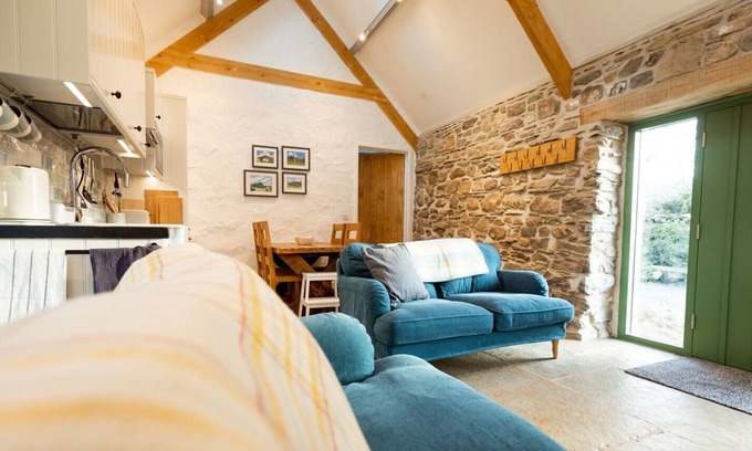 Dinas Cross House | A walkers paradise on the Pembrokeshire Coastal Path..