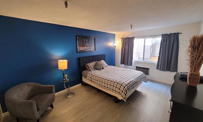 Pico - Robertson Hotel | (A13) Cozy 1 Bedroom Studio with Private Bath