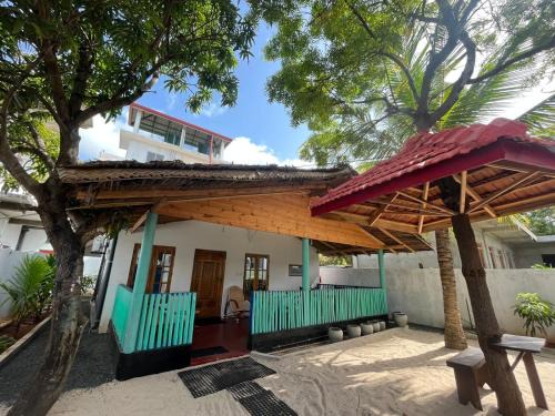 Uppuveli House | Aara Holiday Home