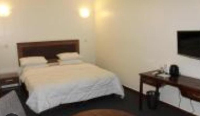 Kinyozi Bed & Breakfast | Aarman suites