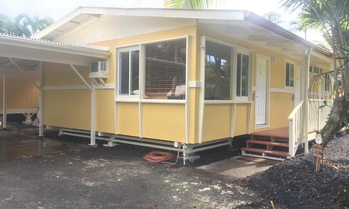 Keaukaha Hotel | Aaron’s cottage