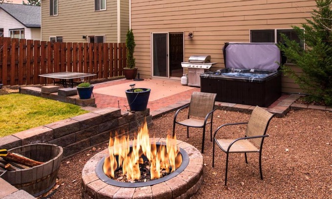 Old Farm District House | Aaron Way