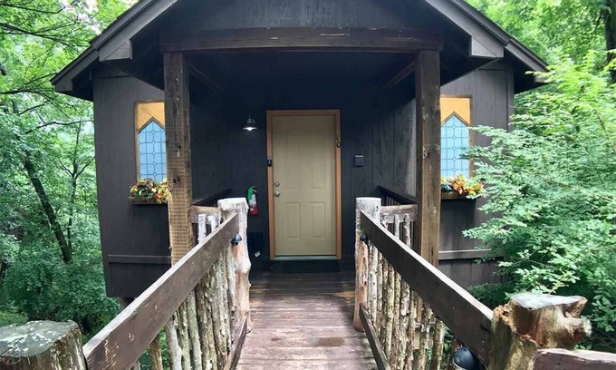 Eureka Springs Cottage | Abbey Chateau Treehouse #10/Oak Crest