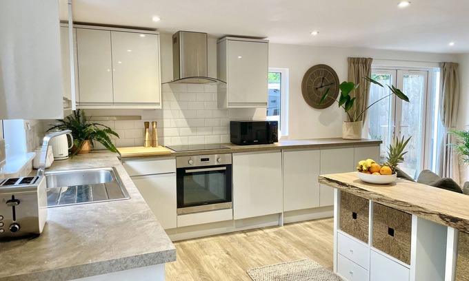 Raymonds Hill Cottage | Abode