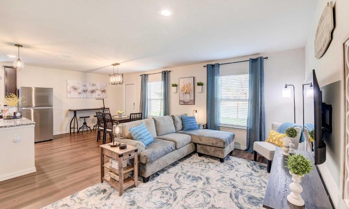 Bellmead House | about 6 Mi to Waco Newly Constructed Family Home