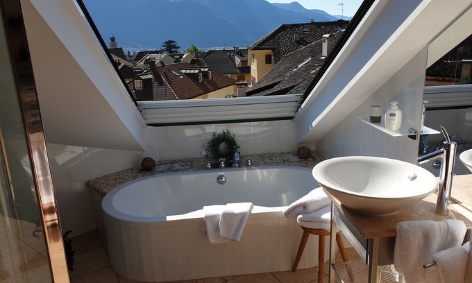Lana Apartment | Above the rooftops of Lana - Blue apartment with terrace and sauna - viaDolceVita
