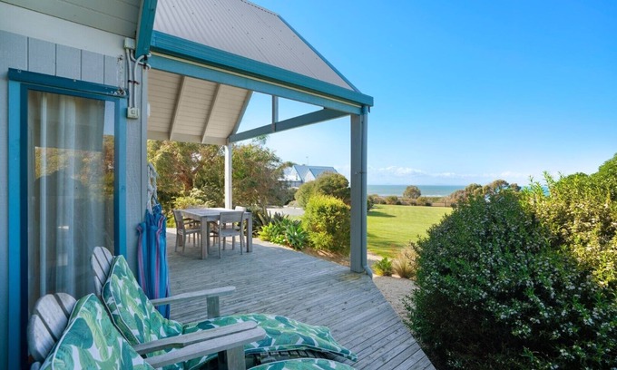 Tarwin Lower Cottage | Absolute Beach FrontagenSelf Contained CottagesnFully equipped for your holiday
