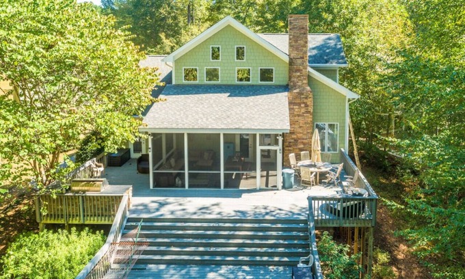 Macon House | Absolute Dream, Prime Location: Pool Table & Sauna