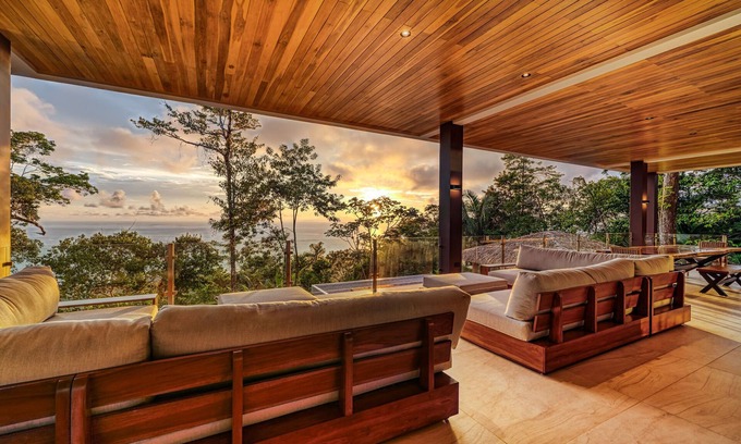 Ballena Villa | ABSOLUTE luxury - Olympic pool - jacuzzi - Yoga Shala- Gym - Concierge- Security