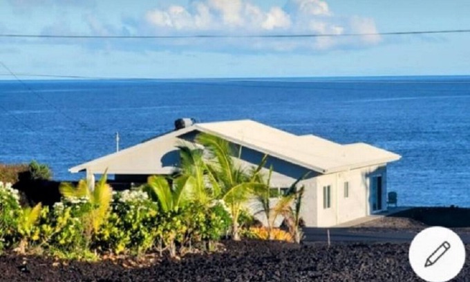 Captain Cook House | Absolute Ocean Front Home at Sea Level Hale Hokulani "House of the Heavenly Star