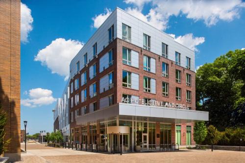 Cleveland Circle Hotel | AC Hotel by Marriott Boston Cleveland Circle