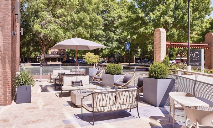 Columbus Hotel | AC Hotel by Marriott Columbus Downtown