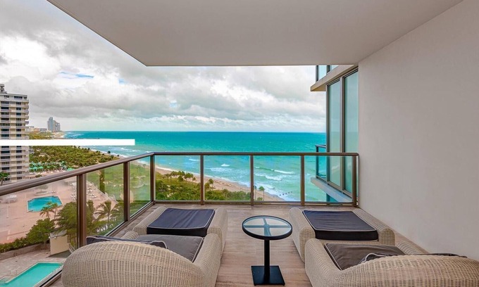 Bal Harbour Apartment | ACCESS TO ALL AMENITIES @ Oceanfront St Regis