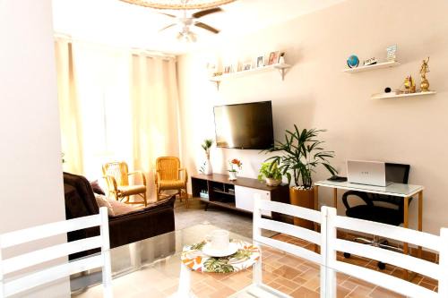 Loteamento Joao Batista Juliao Apartment | Aconchego locação lado praia Guarujá 390 metros da praia - local perto da praia e perfeito para trabalho remoto