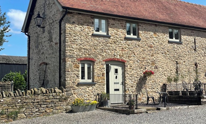 Ross-on-Wye Cottage | Acorn Cottage, Little Howle Farm. Luxury Holiday Cottages near Ross on Wye