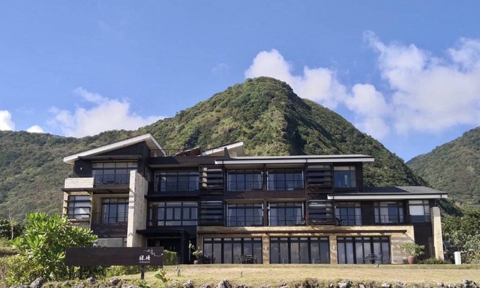 Fengbin Bed & Breakfast | Adagio Shitiping