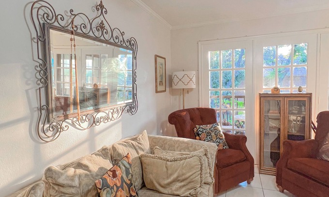 Addison Condo | Addison 1bd/ba near Addison Cirn