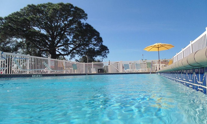 Laurel Hotel | Addys Villas