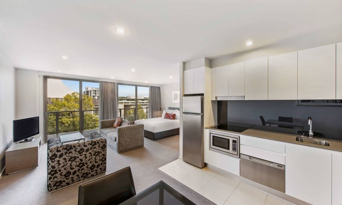 Dickson Hotel | Adina Serviced Apartments Canberra Dickson