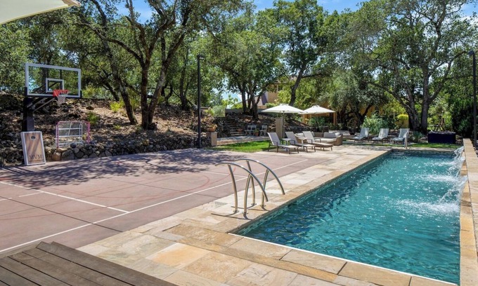 Santa Rosa Villa | Adjacent to Healdsburg, pool hot tub, pickleball!