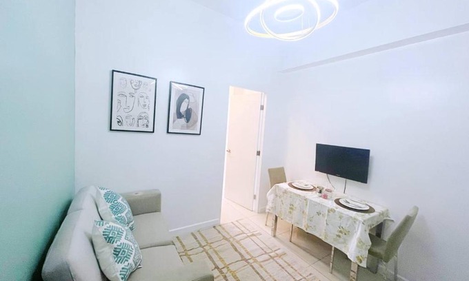 Ermita Night District Apartment | Admiral Baysuites 1br Staycation Condo with Seaview