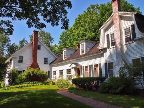 Fryeburg Bed & Breakfast | Admiral Peary Inn