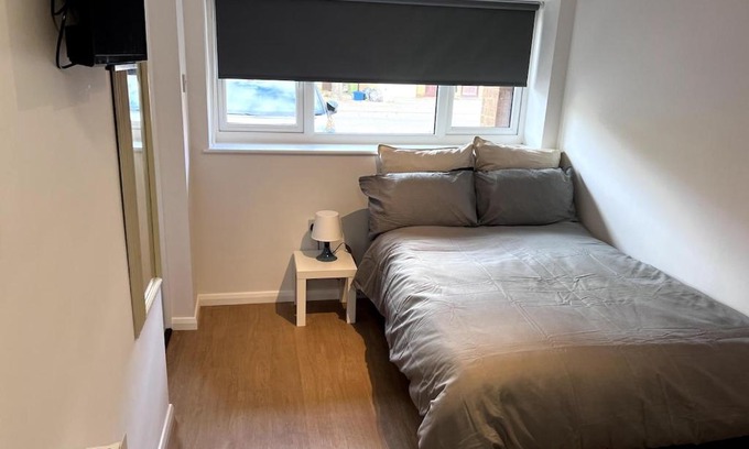 Milton Keynes Apartment | Adorable Studio For Rent in Milton Keynes
