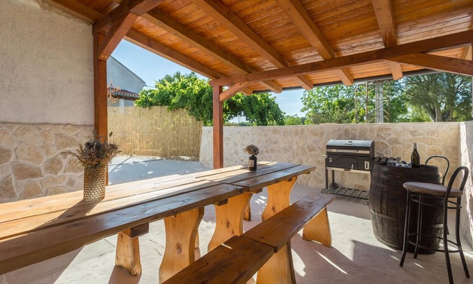 Kringa House | Adorable villa with private pool