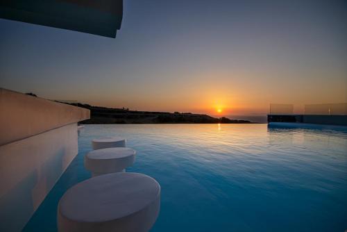 Tholos Hotel | Adorno Oia