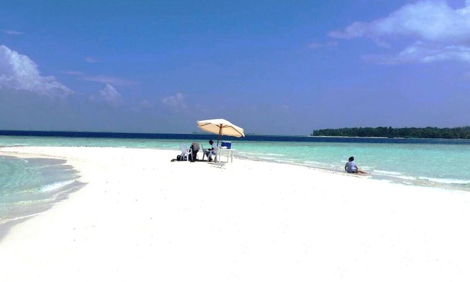 Guraidhoo House | Adroit Beach Inn
