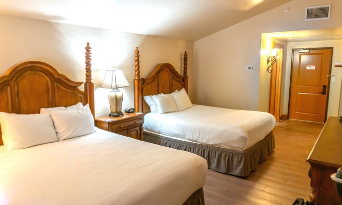 Midway Villa | Adventure Hub~Backcountry Ski|Snowmobile|Scuba Diving Villa 3048