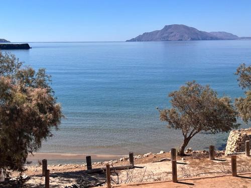 Finiki House | Aether Beach House